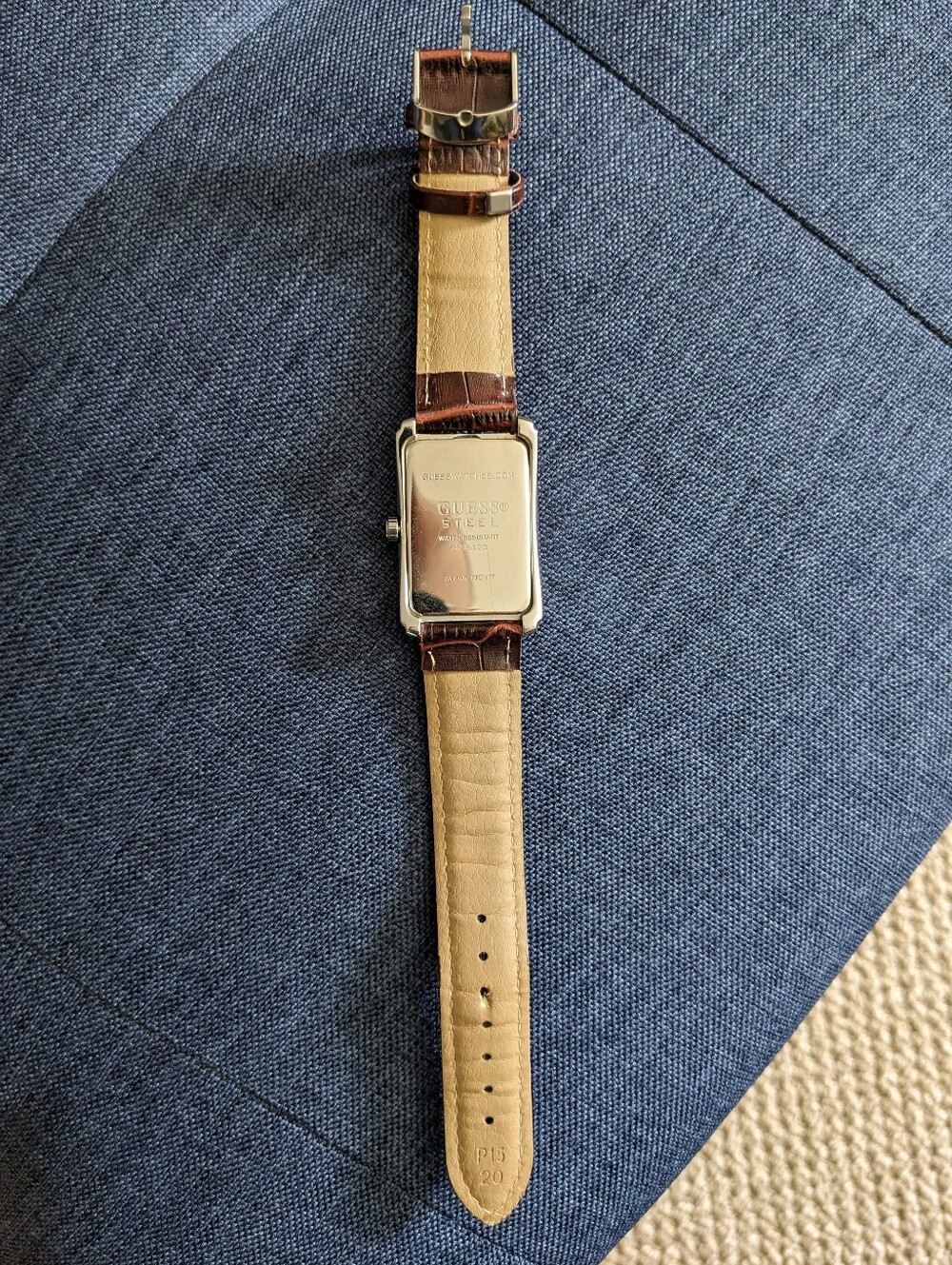 Guess Steel Tank Watch Quartz - Picture 4 of 4